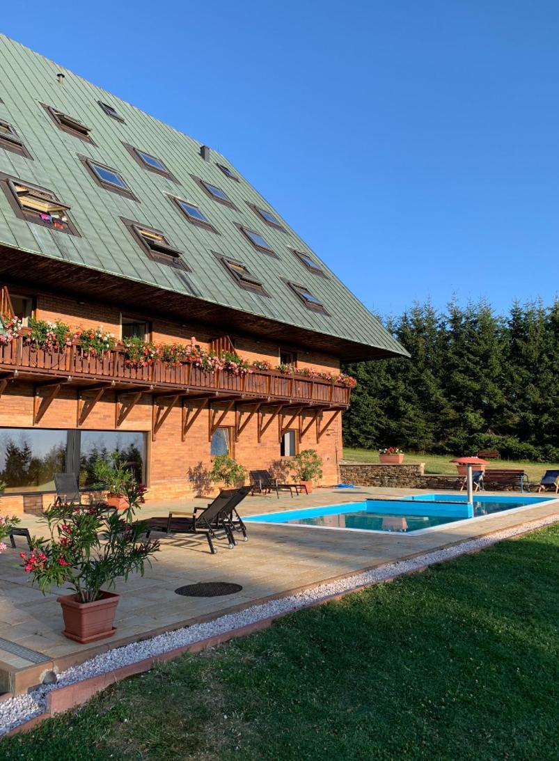 Apartman Zaly Benecko Exterior photo
